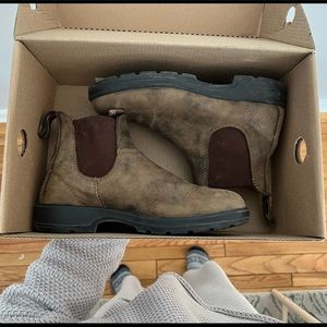 Blundstone 585 Chelsea Boot - lightly used, in box - EU5.5, US size 7.5-8.5